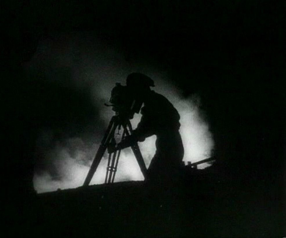 MAN WITH A MOVIE CAMERA (1929)