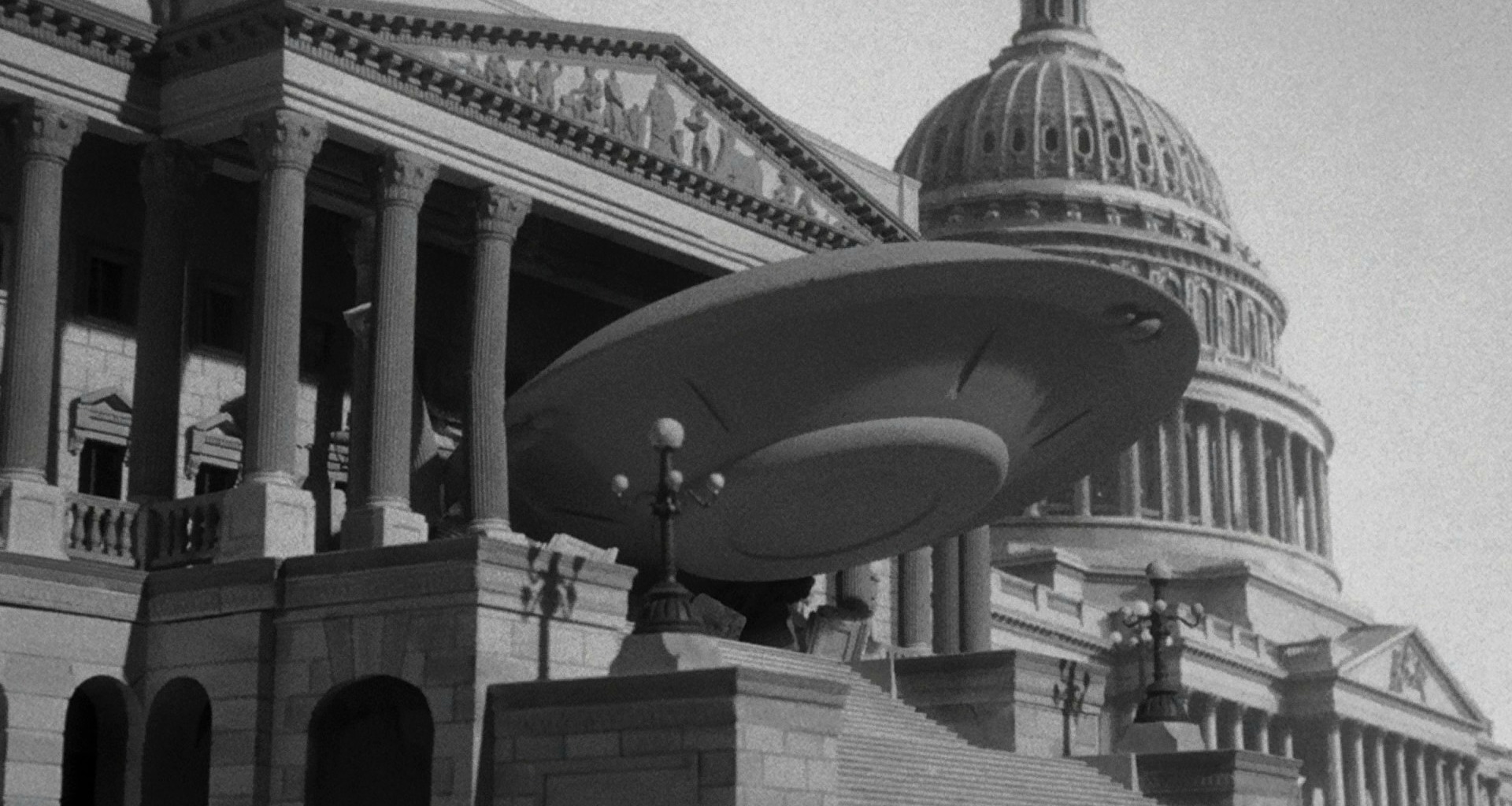 EARTH VS. THE FLYING SAUCERS (1956)