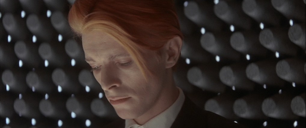 THE MAN WHO FELL TO EARTH (1976)